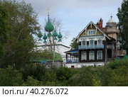 Дом Нагорского в Кинешме (Теремок)  и Спасо-Преображенская церковь (2009 год). Редакционное фото, фотограф Татьяна Цибушок / Фотобанк Лори