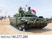 Волгоградская область, Средняя Ахтуба, Россия. Основной боевой танк Т-72Б3М, современная модернизация, выставка военной техники. (2021 год). Редакционное фото, фотограф Андрей Цыганков / Фотобанк Лори