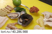 Mollusks, oysters, curves for Japanese cuisine. Стоковое видео, видеограф Aleksey Kidisyuk / Фотобанк Лори