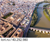 Roman Bridge over the Guadalquivir from aerial view with Mosque-Cathedral. Стоковое фото, фотограф Яков Филимонов / Фотобанк Лори
