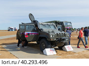 Средняя Ахтуба, Волгоградская область, Россия. Бронированный автомобиль Рысь, модификация, «Рысь LMV M65» машина управления и разведки. (2022 год). Редакционное фото, фотограф Андрей Цыганков / Фотобанк Лори