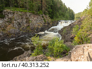 Водопад Кивач на реке Суна в Карелии. Стоковое фото, фотограф Наталья Волкова / Фотобанк Лори