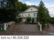 View of the Abbot's House in the Holy Dormition Pskov-Pechersk Monastery on a sunny summer day, Pechory, Pskov region, Russia. Стоковое фото, фотограф Ula Ulachka / Фотобанк Лори
