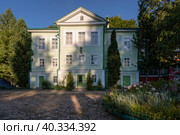 View of the Abbot's House in the Holy Dormition Pskov-Pechersk Monastery on a sunny summer day, Pechory, Pskov region, Russia. Стоковое фото, фотограф Ula Ulachka / Фотобанк Лори