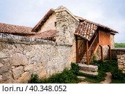 Medieval house in the famous ancient city-fortress of Chufut-Kale ("Jewish Fortress" in Turkish) built in 5th - 6th century in the Crimean Mountains (2019 год). Стоковое фото, фотограф Сергей Фролов / Фотобанк Лори