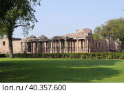Парк Qutub Minar в Дели (Индия): Гробница Имама Замина (2023 год). Редакционное фото, фотограф Максим Гулячик / Фотобанк Лори