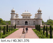 Мавзолей Itmad-ud-Daula (Агра, Индия) (2023 год). Редакционное фото, фотограф Максим Гулячик / Фотобанк Лори