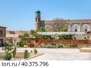 Раннее утро на одной из улиц старинного города Ичан-Кала, Хива. Узбекистан (2022 год). Стоковое фото, фотограф Анна Карасева / Фотобанк Лори