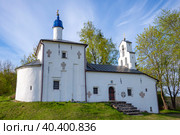 Старинная церковь Николая Чудотворца на Труворовом городище. Изборск. Псковская область (2023 год). Стоковое фото, фотограф Анна Карасева / Фотобанк Лори