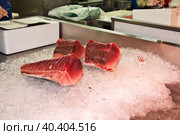 Tokyo, Japan - 05 Nov 2013: The local fish market, Tokyo, Japan. Редакционное фото, фотограф Сергей Стрелков / Фотобанк Лори