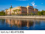 Михайловский (Инженерный) замок ранним утром, Санкт-Петербург (2023 год). Редакционное фото, фотограф Анна Карасева / Фотобанк Лори