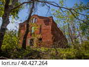 Заброшенная дореволюционная казарма (2021 год). Стоковое фото, фотограф Глеб Ильинский / Фотобанк Лори