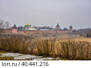 Suzdal / Russia - March 08, 2020: view of the walls of Savior Euthymius Monastery. Редакционное фото, фотограф Олег Спиридонов / Фотобанк Лори