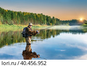 A fisherman is fishing in the Volga River. Russia, summer. Стоковое фото, фотограф Алексей Сорокин / Фотобанк Лори