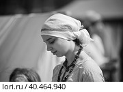 ST. PETERSBURG, RUSSIA - MAY 27, 2010: Early Medieval Festival  `Legends of the Norwegian Vikings` People are dressed in medieval clothes. Стоковое фото, фотограф Анна Кривицкая / Фотобанк Лори