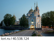 Монастырь Нило-Столобенская (Нилова) пустынь. Богоявленский собор, церковь Преподобного Нила и церковь Петра и Павла. Тверская область, Россия (2023 год). Редакционное фото, фотограф Литвяк Игорь / Фотобанк Лори