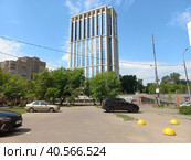 Жилой комплекс посольства Республики Беларусь в Российской Федерации. Двадцатиодноэтажный двухподъездный монолитный жилой дом. Погонный проезд 7б. Район Богородское. Город Москва (2023 год). Редакционное фото, фотограф lana1501 / Фотобанк Лори