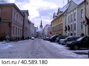 City streets in the center of Tallinn in the early morning in winter (2014 год). Редакционное фото, фотограф Анна Кривицкая / Фотобанк Лори