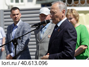 Директор Балашихинского 345 механического завода Рустам Мухтарович Гатауллин на открытии новой проходной завода (2023 год). Редакционное фото, фотограф Дмитрий Неумоин / Фотобанк Лори