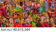 Christmas decoration shop in Graz, Styria, Austria (2018 год). Редакционное фото, фотограф Анна Кривицкая / Фотобанк Лори