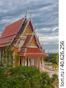 Wat Khao Chong Pran Temple for people pray to buddha and look Hundred Million Bats from Khao Chong Pran Cave (2018 год). Редакционное фото, фотограф Анна Кривицкая / Фотобанк Лори
