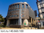 Department administration building of Puy-de-Dome, Clermont-Ferrand (2022 год). Редакционное фото, фотограф Яков Филимонов / Фотобанк Лори