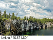 Famous beautiful marble quarry Ruskeala (2014 год). Редакционное фото, фотограф Анна Кривицкая / Фотобанк Лори