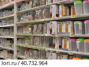 Water jugs for sale in a supermarket (2014 год). Редакционное фото, фотограф Анна Кривицкая / Фотобанк Лори