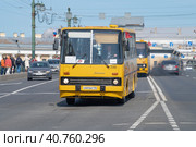 Венгерский городской автобус Икарус-260.37  на параде ретро транспорта. Международный транспортный фестиваль SPbTransportFest-2023. Санкт-Петербург. Редакционное фото, фотограф Виктор Карасев / Фотобанк Лори