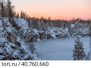 Marble kanyon in Ruskeala, Karelia in winter (2019 год). Редакционное фото, фотограф Анна Кривицкая / Фотобанк Лори