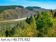 Railway track along the Bank of the Kondoma river near the village of Mundybash in Gornaya Shoria. Стоковое фото, фотограф Ольга Остроухова / Фотобанк Лори