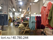 07/15/2016, USA, NEW YORK CITY: inside of Old Navy store in New York. Old Navy is an American clothing and accessories retailer owned by American multinational corporation Gap Inc. Редакционное фото, фотограф Анна Кривицкая / Фотобанк Лори