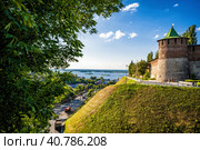 Зеленский съезд под Коромысловой башней Нижегородского кремля (2023 год). Стоковое фото, фотограф Илья Старков / Фотобанк Лори