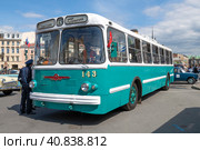 Старый советский троллейбус ЗИУ-5Г на международном транспортном фестивале SPbTransportFest-2023. Санкт-Петербург. Редакционное фото, фотограф Виктор Карасев / Фотобанк Лори