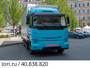 Белорусский среднетоннажный грузовой электромобиль МАЗ-4381EЕ на международном транспортном фестивале SPbTransportFest-2023. Санкт-Петербург. Редакционное фото, фотограф Виктор Карасев / Фотобанк Лори