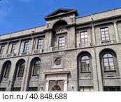 Старинное здание (2022 год). Редакционное фото, фотограф Xenia Park / Фотобанк Лори