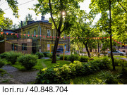 Сад Дети Кулибина на Короленко в Нижнем Новгороде (2023 год). Стоковое фото, фотограф Илья Старков / Фотобанк Лори
