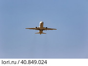 Take-off of the Sukhoi superjet 100-95B flight number RA-89010 of Iraero airlines. View from the ground (2020 год). Редакционное фото, фотограф Сергей Сергеев / Фотобанк Лори