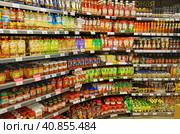 Продукты в бакалейном отделе супермаркета. Стоковое фото, фотограф Ольга Дмитренко / Фотобанк Лори