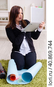 Female designer working in the office. Стоковое фото, фотограф Elnur / Фотобанк Лори