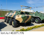 Каменск-Шахтинский, Ростовская область, Россия. Военная техника, командирская машина БТР-60ПУ на шасси плавающего бронетранспортёра в парке Патриот. (2021 год). Редакционное фото, фотограф Андрей Цыганков / Фотобанк Лори