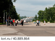 Uglich, Yaroslavl Region, Russia, August 1, 2013. Assumption Square. Редакционное фото, фотограф Сергей Долгов / Фотобанк Лори