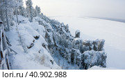 Lena Pillars in winter on the bank of the Lena River Yakutia. Стоковое фото, фотограф VittoriaChe / Фотобанк Лори