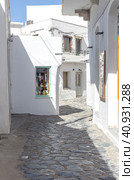 The streets of the town of Chora (Northern Sporades, Skyros island, Greece) (2022 год). Редакционное фото, фотограф Татьяна Ляпи / Фотобанк Лори