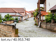 Street of small town Sighnaghi (Signagi) in Kakheti region in Georgia (2016 год). Стоковое фото, фотограф VittoriaChe / Фотобанк Лори