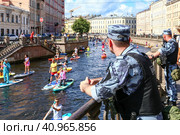 VIII Международный фестиваль-карнавал любителей сапсерфинга "Фонтанка-SUP-2023" Редакционное фото, фотограф Евгений Кашпирев / Фотобанк Лори