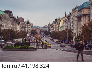 Вацлавская площадь, Прага, Чехия (2014 год). Редакционное фото, фотограф Оксана / Фотобанк Лори