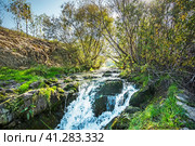 Корниловский водопад на реке Ача у села Корнилово осенью. Болотнинский район, Новосибирская область, Западная Сибирь России. (2023 год). Стоковое фото, фотограф Евгений Мухортов / Фотобанк Лори
