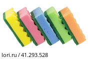 Разноцветные кухонные губки для очистки на белом фоне. Kitchen sponges. Стоковое фото, фотограф Татьяна Д / Фотобанк Лори