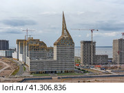 Жилой комплекс Golden City на намывных территориях Васильевского острова в Санкт-Петербурге (2023 год). Редакционное фото, фотограф Румянцева Наталия / Фотобанк Лори